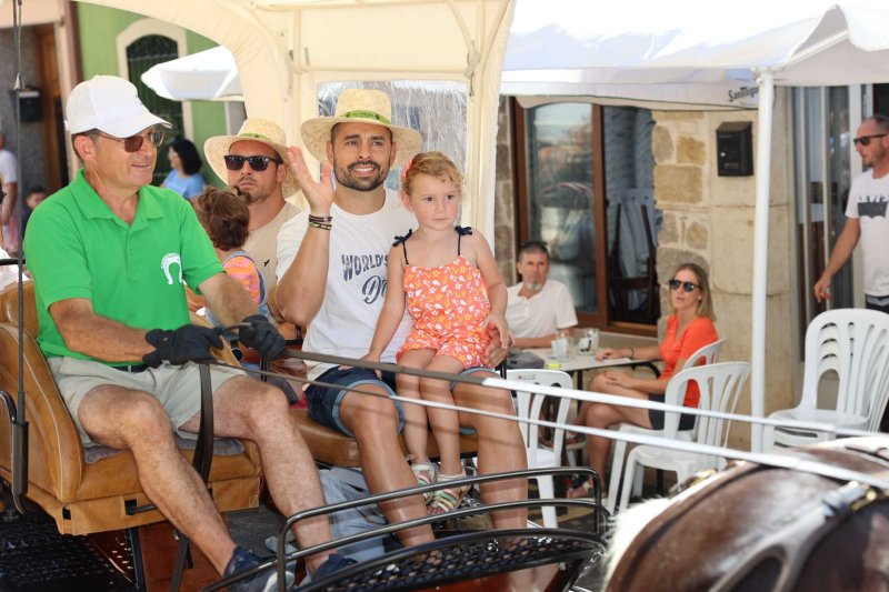 La presentació i l’entrada de la murta aporten l’ambient a l’arranc de les festes de Llíber La presentació i l’entrada de la murta aporten l’ambient a l’arranc de les festes de Llíber